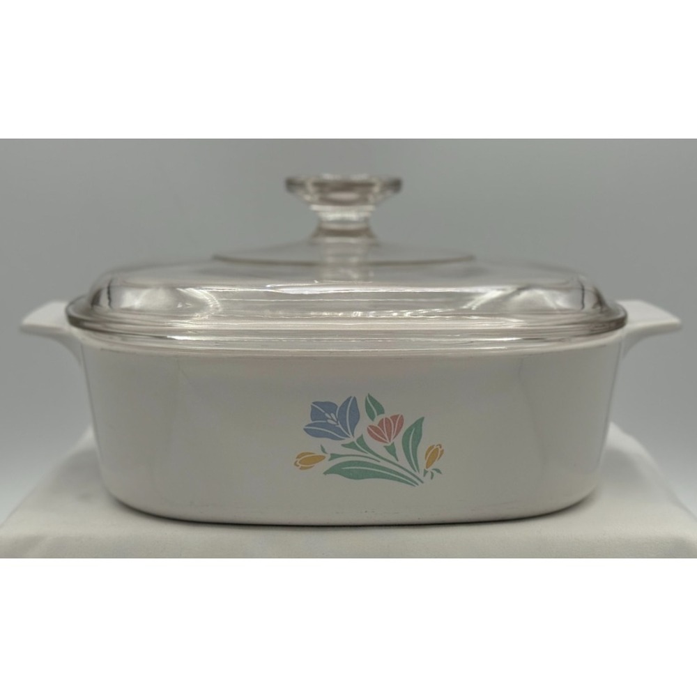 Vintage Corning Ware "Friendship" Pattern Casserole Dish With Lid 8 x 8 x 2 3/4